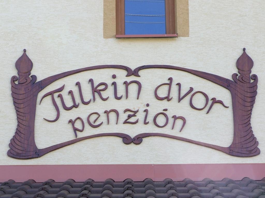 Penzion Julkin Dvor Krupina Buitenkant foto